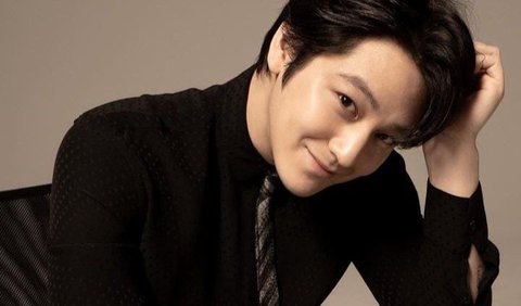 Kim Bum didapuk menjadi pemeran utama, yakni menjadi tokoh Yang Chil Seong (Komarudin).