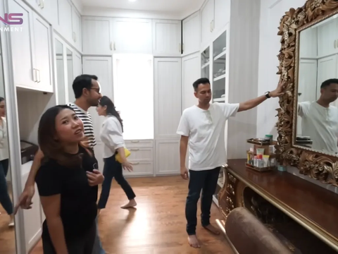 Penampakan Ruang Wardrobe Kiky Saputri, Nagita dan Raffi Ahmad Ngakak Ada Koleksi 'Seragam Dinas'