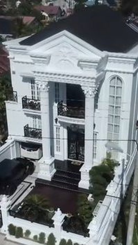 Dulu Tinggal di Kontrakan, Ini Sederet Potret Rumah Mewah nan Megah Milik Crazy Rich Aceh Yang Sawer Lesti Kejora Dengan Uang Segepok