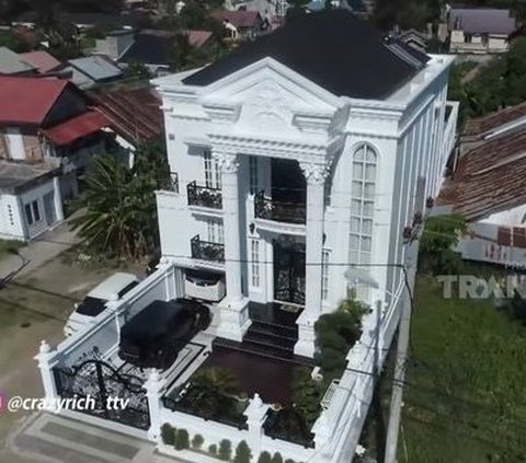 Dulu Tinggal di Kontrakan, Ini Sederet Potret Rumah Mewah nan Megah Milik Crazy Rich Aceh Yang Sawer Lesti Kejora Dengan Uang Segepok