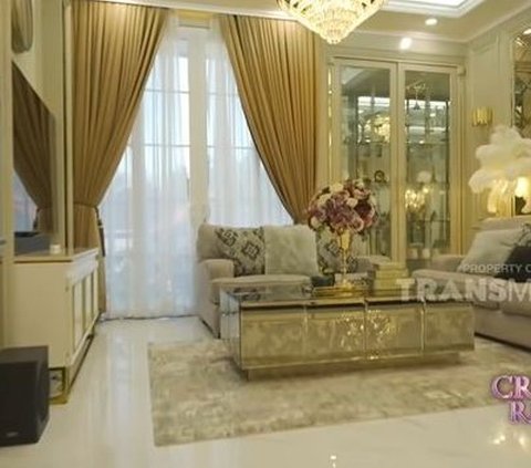 Dulu Tinggal di Kontrakan, Ini Sederet Potret Rumah Mewah nan Megah Milik Crazy Rich Aceh Yang Sawer Lesti Kejora Dengan Uang Segepok