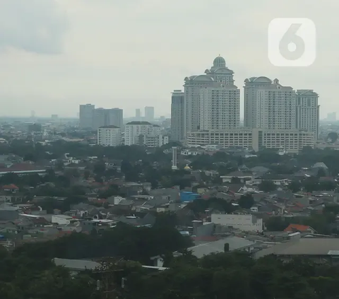 Ketiga, adanya ancaman US Banking Crisis. Sebelumnya, pada awal tahun 2023 The Fed menaikkan suku bunga sangat agresif, sehingga terdapat tiga bank yang kolaps.