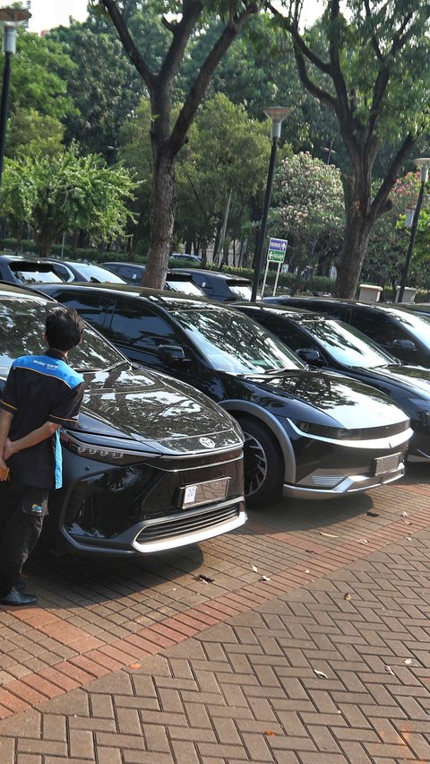 Seperti yang terlihat di lokasi, mobil listrik tersebut berasal dari sejumlah produsen kendaraan di Indonesia.