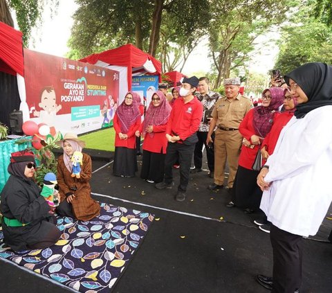 “Jadi sekarang Posyandu juga melayani kesehatan remaja dan usia produktif. Karena dua kategori usia ini juga penting untuk dijaga kesehatannya,” ujar Ipuk.