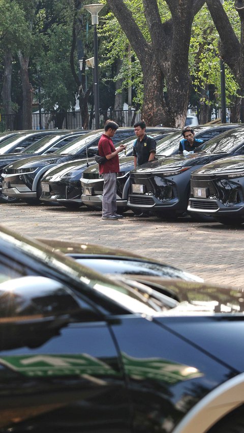 FOTO: Penampakan Ratusan Mobil Listrik Mewah yang Disiapkan untuk KTT ASEAN 2023 di Jakarta