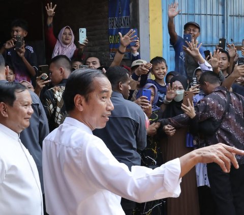 Potret Kompaknya Jokowi, Prabowo dan Ganjar Blusukan ke Pasar Grogolan Pekalongan