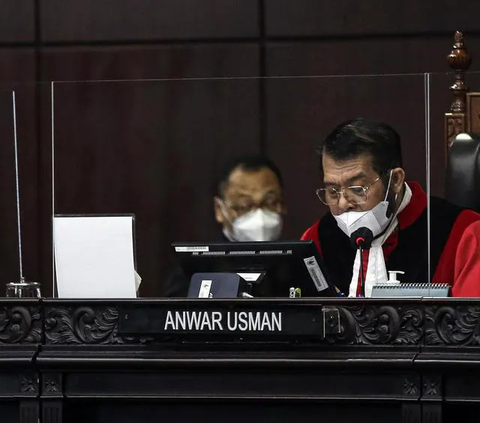 Keluarga Jokowi Disinggung Saat Sidang Gugatan Usia Capres Cawapres di MK