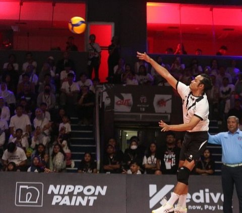 Photos of Dwi Sasono's Actions, MVP of the 'Even Volleyball' Match