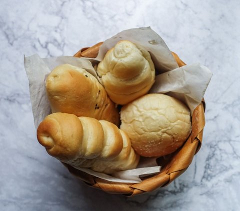 Pada roti, penting untuk melakukan sejumlah hal agar kondisinya tetap baik. Sejumlah roti yang tidak disimpan dengan baik, bisa mengalami kondisi berjamur bahkan menjadi jelek sebelum melewati tanggal kedaluwarsa.<br>