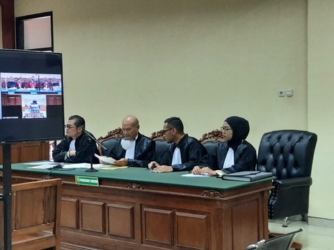 Mantan Pegawai BELM Antam dan Makelar Didakwa Korupsi 152,8 Kg Emas