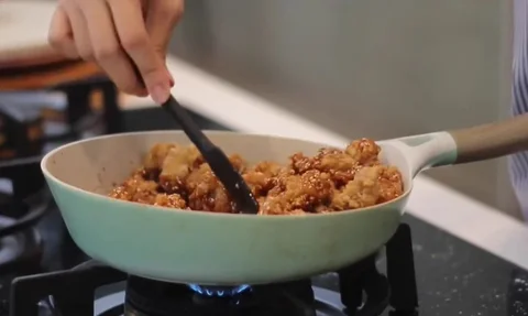 5 Resep Ayam Goreng Bersaus Chef Devina Hermawan, Bisa Jadi Ide Bisnis Kuliner