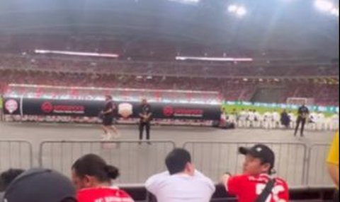 Penuh Keseruan, Intip Momen Raffi Ahmad dan Rafathar nonton Langsung Liverpool vs Bayern di Singapura