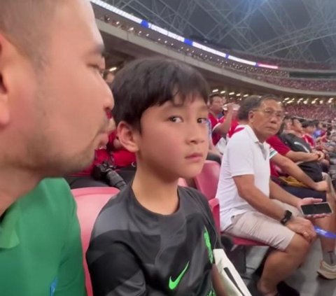 Tepati Janji, Raffi Ahmad Ajak Rafathar Nonton Pertandingan Liverpool Secara Langsung di Singapura