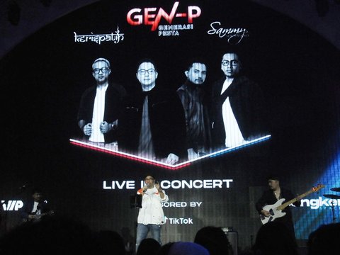 FOTO:  Momen Kerispatih dan Sammy Simorangkir Ajak Penggemar Bernostalgia dalam Konser Gen-P Generasi Pesta