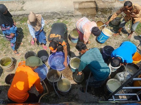 FOTO: Musim Kemarau, Warga Desa Weninggalih di Bogor Krisis Air Bersih