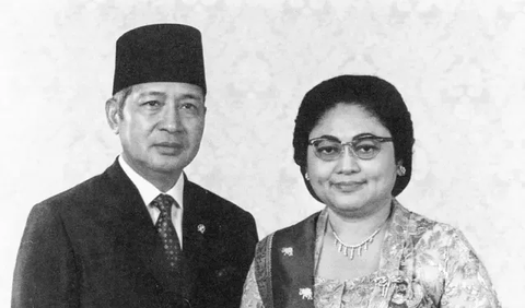 Banyak yang kecewa dengan kepemimpinan Soeharto yang makin seperti diktator. Ini dirasakan setelah Soeharto memimpin lama Indonesia.