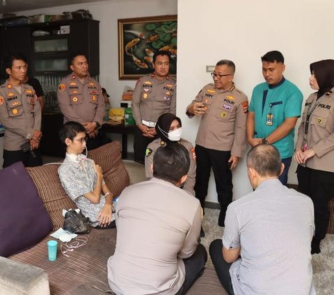 Kapolri Jenderal Listyo Sigit Prabowo memberikan perhatian atas kecelakaan yang menimpa Sultan Rif’at Alfatih. Sultan menjadi korban kabel fiber optik yang terjuntai di daerah Jakarta Selatan.
