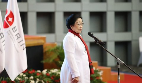 Megawati lalu menanyakan isu stunting terhadap ibu tersebut.