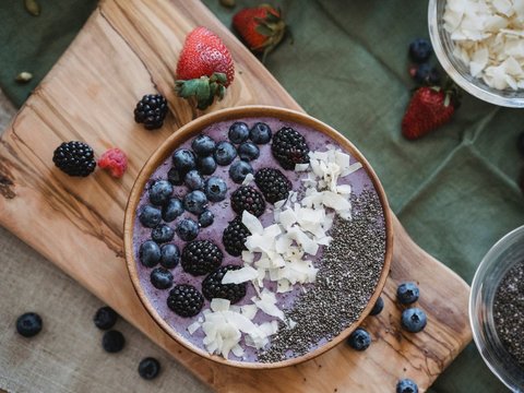 Resep Smoothie Bowl ala Yulia Baltschun, Bahannya Super Simpel dan Bikin Kenyang