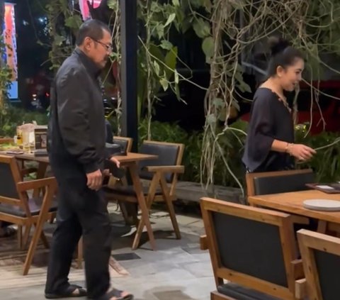 Mesra Abis Kayak Pengantin Baru, Intip Momen 'Pacaran' Mayangsari dan Bambang Trihatmodjo di Bali