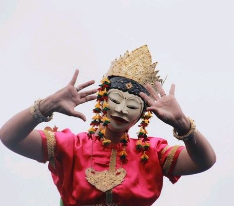 Mengenal Tari Topeng Kemindu, Jejak Akulturasi Jawa di Kesultanan Kutai