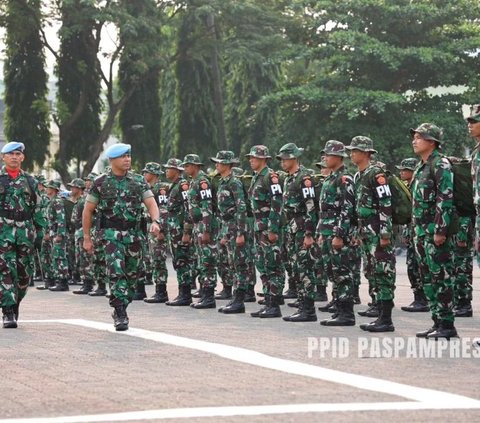 Inspektur Paspampres Kolonel Inf I Gede Putra  Yasa pimpin langsung Upacara Penutupan Latihan Standarisasi bagi Prajurit baru Paspampres, Pada Kamis (10/8).