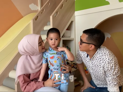 Potret Lucu Athar Dapat Surprise Ulang Tahun dari Sang Mama Citra Kirana, Kini Menginjak Usia 3 Tahun