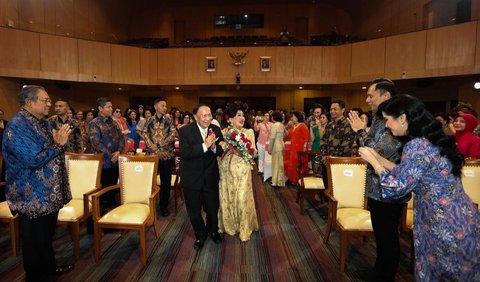 Dalam keterangan, diketahui jika acara perayaan ulang tahun pernikahan tersebut dilaksanakan pada Sabtu, (26/8) lalu di Jakarta.