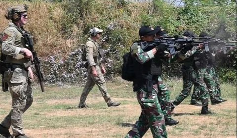 Diketahui prajurit Kopassus TNI dan personel pasukan khusus Amerika tergabung dalam Special Operations Forces Liaison Element (SOFLE) pada latihan gabungan bersama Super Garuda Shield 2023.