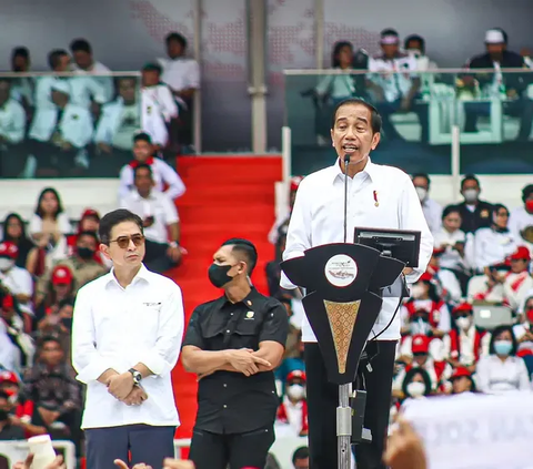 Presiden Joko Widodo (Jokowi) memastikan bakal memberi sanksi terhadap perusahaan bandel yang menjadi sumber polusi udara di Jabodetabek. Sanksinya perusahaan itu bisa ditutup.