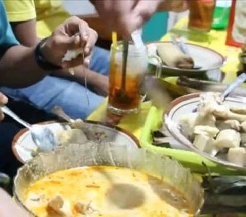 Mencicipi Lontong Opor Pak Pangat, Kuliner Legendaris Khas Blora dengan Cita Rasa Pedas