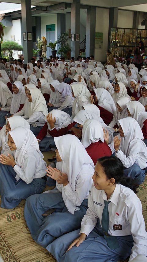 Guru SMP Lamongan Gunduli 14 Siswi karena Tak Pakai Ciput