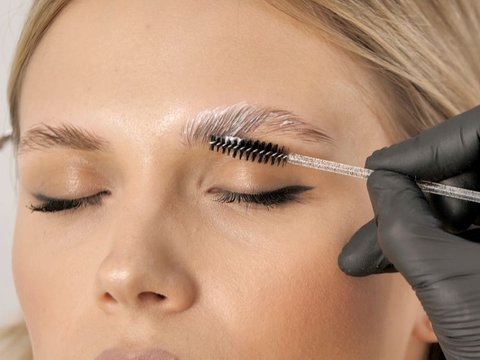 Brow Lamination, Hasil Akhirnya Lebih Natural dari Sulam Alis