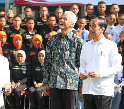 Usai Blusukan Bertiga dengan Prabowo, Kini Jokowi dan Ganjar Jalan Bareng di Semarang