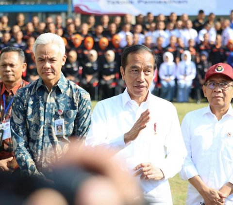 Usai Blusukan Bertiga dengan Prabowo, Kini Jokowi dan Ganjar Jalan Bareng di Semarang