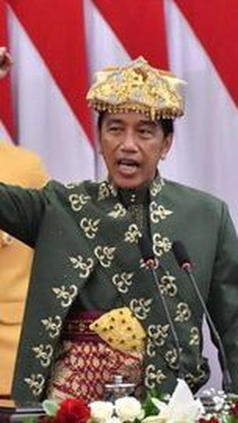 Jokowi Puji SMKN Jateng buat Siswa Tak Mampu di Semarang, Minta Nadiem Perluas ke Daerah Lain<br>