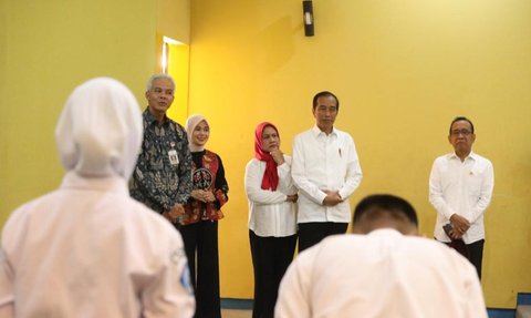 Jokowi Puji SMK Negeri Jateng untuk Siswa Tak Mampu di Semarang, Minta Nadiem Perluas ke Daerah Lain