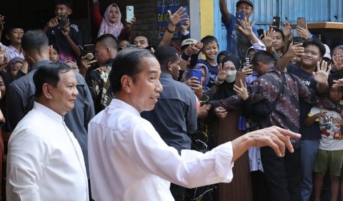 Tirsya kemudian berterima kasih kepada Jokowi yang telah menjadi Presiden RI dan ingin agar Jokowi memimpin Indonesia lagi.<br>