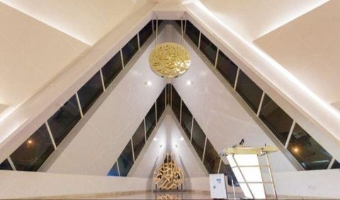 Saking uniknya, masjid ini bahkan pernah masuk dalam nominasi Abdullah Al-Fozam Award.<br>