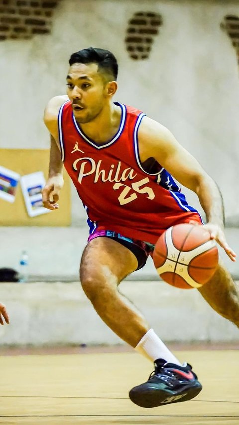 Diego Afisyah tampaknya gemar bermain basket. Ia kerap mengunggah momen saat bermain basket.