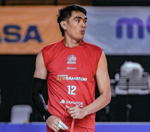 Rivan terakhir kali tampil memperkuat Indonesia di turnamen Asian Volleyball Challenge (AVC) Cup 2023 pada Juli lalu. <br><br>Kini tengah menjadi sorotan, berikut perjalanan karier dan prestasi Rivan Nurmulki