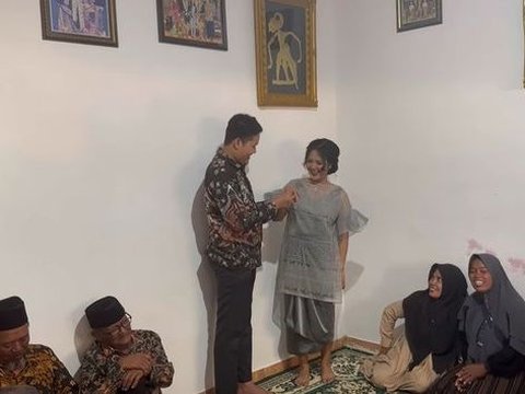 Sempat Putus Nyambung, 8 Foto Lamaran Nopek Novian dan Yulia Lorena