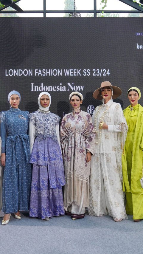 6 Brand Modest Fashion Indonesia Bawa Koleksi Megah di London Fashion Week 2023/2024