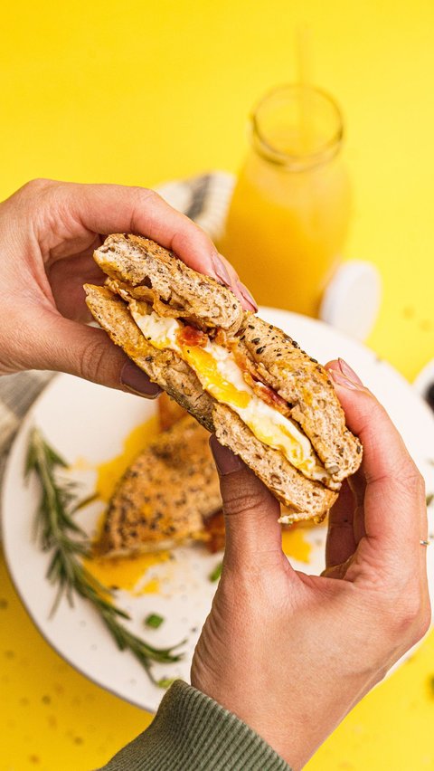 Roti Isi Telur Lipat