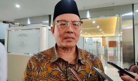 Majelis Ulama Indonesia (MUI) menyatakan jika konten selebgram Oklin Fia yang menjilat es krim di depan seorang pria bukan sebagai penistaan agama.<br>