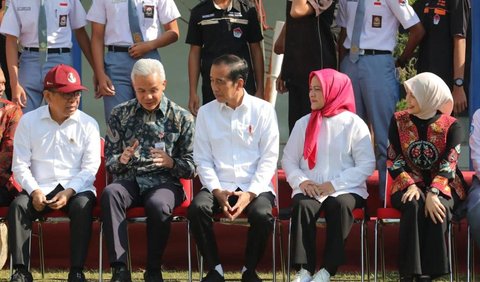 Ganjar menyatakan, SMKN Jawa Tengah adalah wujud komitmennya mendukung penuh keberlanjutan akselerasi ekonomi pemerintahan Jokowi melalui penguatan sumber daya manusia. 