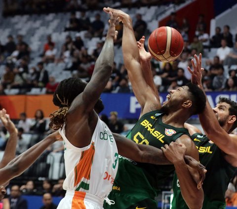 Brasil berhasil melaju ke putaran dua Piala Dunia FIBA 2023 setelah mengalahkan Pantai Gading pada laga ketiga Grup G di Indonesia Arena, Senayan, Jakarta, Rabu (30/08/2023).