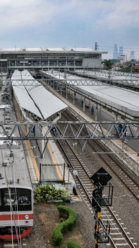 2 Eks Pejabat Kemenhub Didakwa Terima Suap Rp3,2 Miliar Terkait Proyek Jalur Kereta<br>