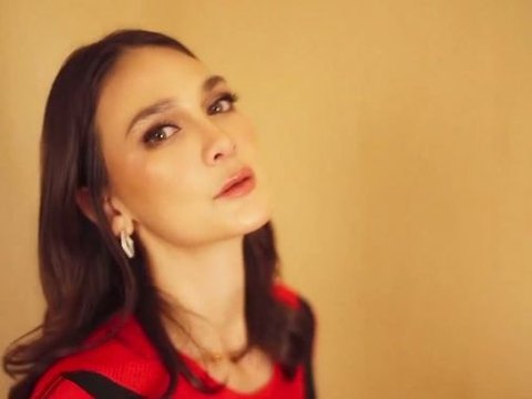 Luna Maya Memamerkan Kemesraan dengan Maxime Boutier dalam Perayaan Ulang Tahunnya, Hubungan Semakin Erat