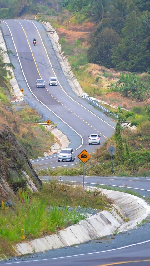 FOTO: Menelusuri Keindahan Jalan Lintas Selatan Tulungagung-Trenggalek yang Jadi Spot Menarik Warga untuk Fotografi